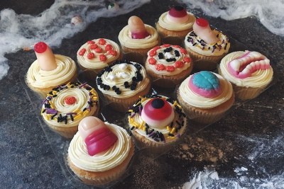 Easy Halloween Cupcakes with a Jammy ‘Blood’ Filling.